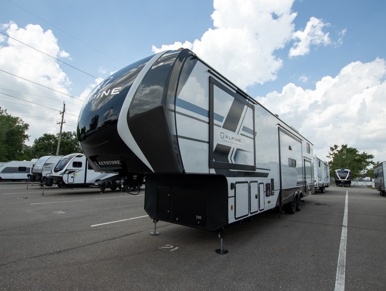 2026 Keystone Alpine Avalanche Edition 390DS, $ 110,305