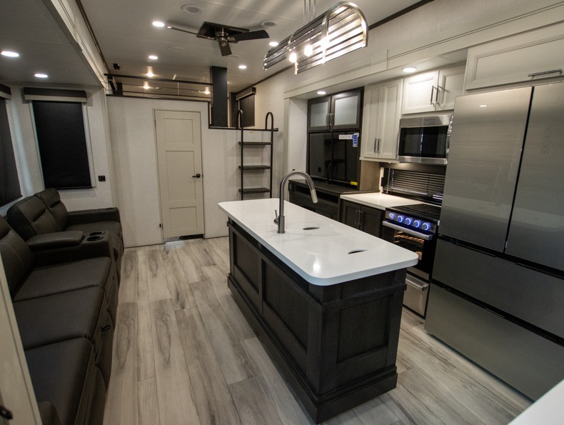 2026 Keystone Alpine Avalanche Edition 390DS, $ 110,305