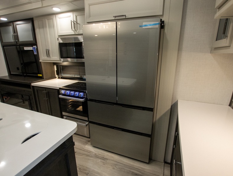 2026 Keystone Alpine Avalanche Edition 390DS, $ 110,305