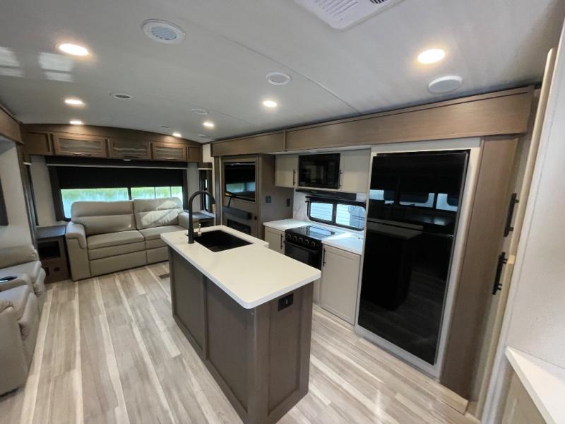 2026 Keystone Cougar Half-Ton (Travel Trailer) 33R, $ 67,750