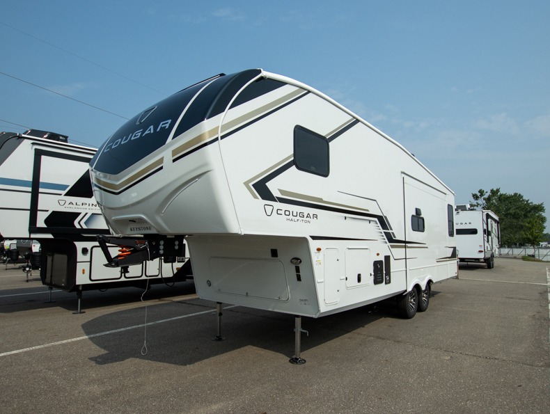 2026 Keystone Cougar Half-Ton (Fifth Wheel) 26RES, $ 64,853