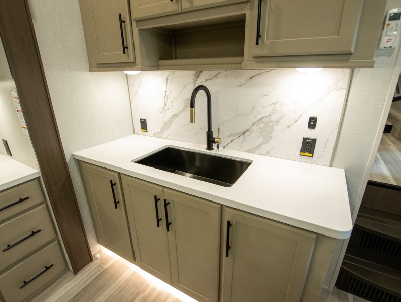 2026 Keystone Cougar Half-Ton (Fifth Wheel) 26RES, $ 64,853