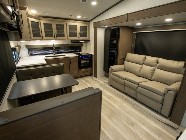 2026 Keystone Cougar Half-Ton (Fifth Wheel) 23MLE, $ 60,518
