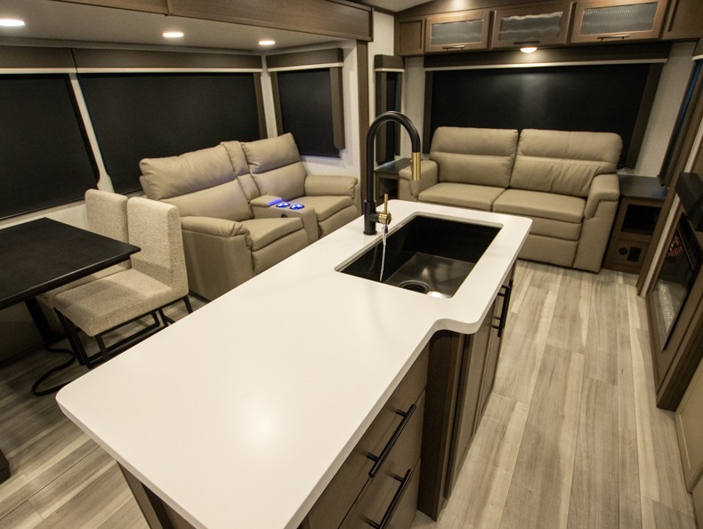 2026 Keystone Cougar Half-Ton (Travel Trailer) 33R, $ 67,750