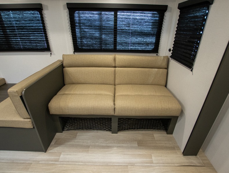 2026 Keystone Bullet Classic Dual Axle 26BHC Dual , $ 35,094