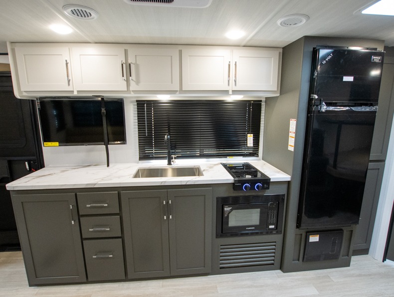 2026 Keystone Bullet Classic Dual Axle 26BHC Dual , $ 35,094