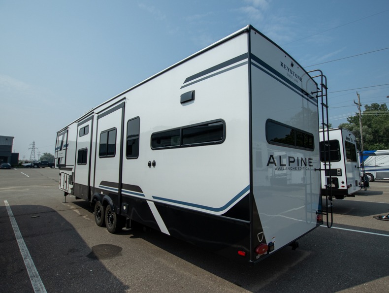 2026 Keystone Alpine Avalanche Edition 379MB, $ 114,670