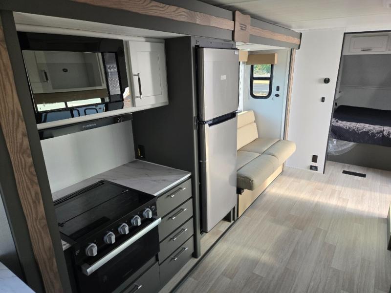 2026 Keystone Bullet Classic Dual Axle 2240RKWE Du, $ 40,798