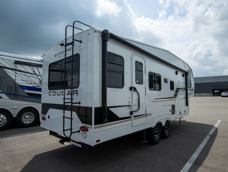 2026 Keystone Cougar Half-Ton (Fifth Wheel) 24RDS, $ 61,943
