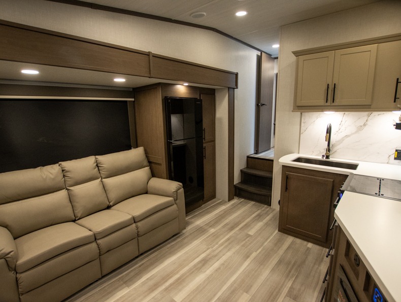 2026 Keystone Cougar Half-Ton (Fifth Wheel) 24RDS, $ 61,943