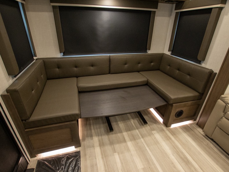 2026 Keystone Cougar Half-Ton (Fifth Wheel) 24RDS, $ 61,943