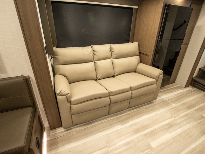 2026 Keystone Cougar Half-Ton (Fifth Wheel) 24RDS, $ 61,943