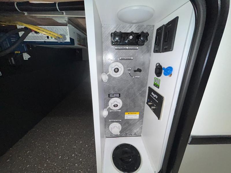 2025 Keystone Cougar Half-Ton (Travel Trailer) 25M, $ 49,990