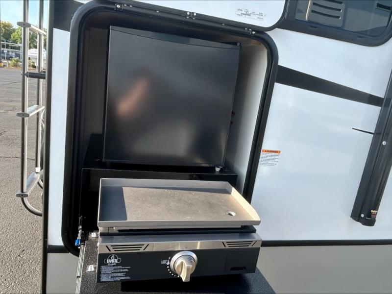 2025 Keystone Cougar Half-Ton (Travel Trailer) 25M, $ 49,990