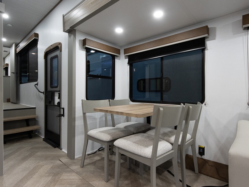 2025 Keystone Sprinter 3590LFT, $ 85,382