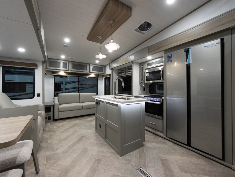 2025 Keystone Sprinter 3590LFT, $ 85,382