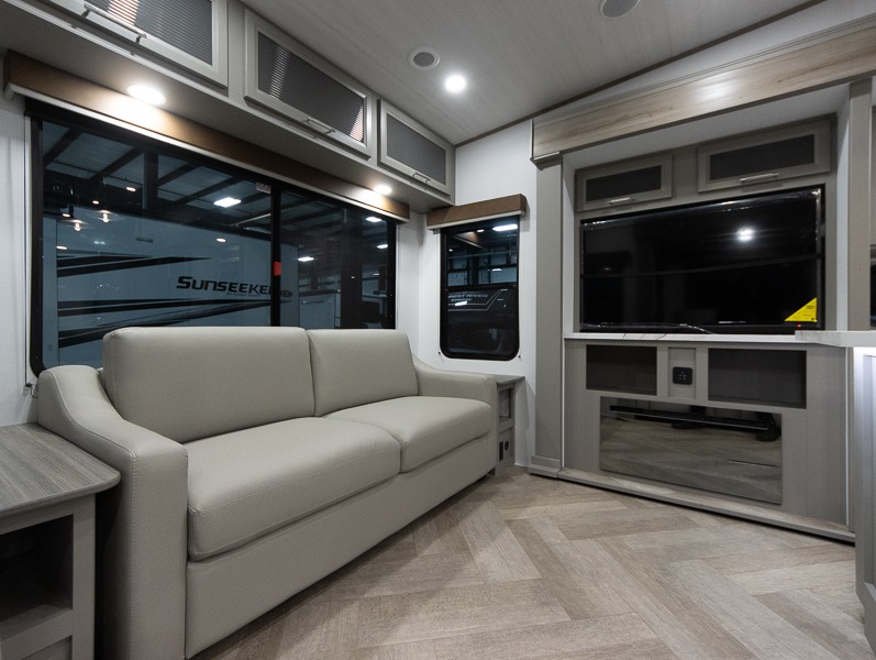 2025 Keystone Sprinter 3590LFT, $ 85,382