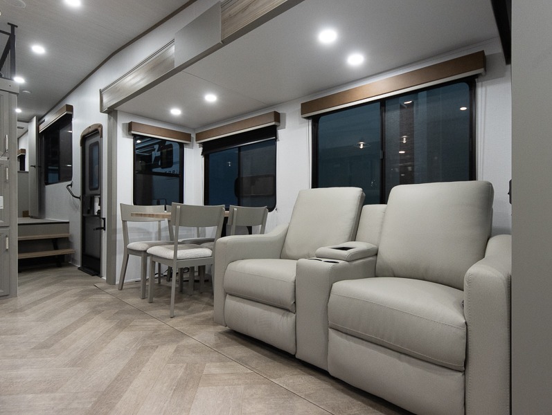 2025 Keystone Sprinter 3590LFT, $ 85,382