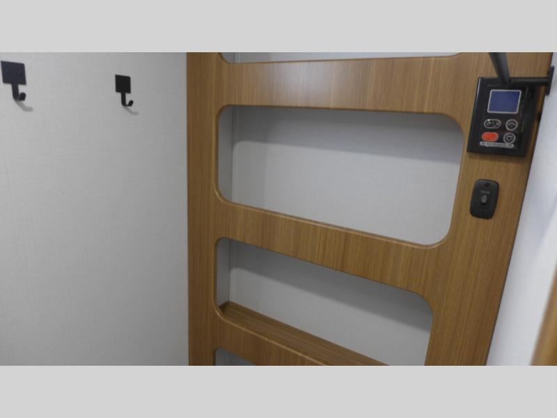 2025 Keystone Reign 15RB, $ 22,990