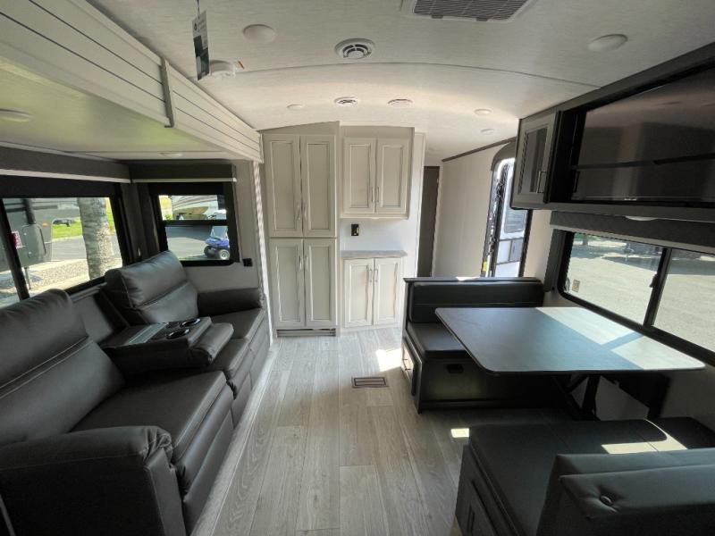 2025 Keystone Cougar Half-Ton (Travel Trailer) 25M, $ 49,990