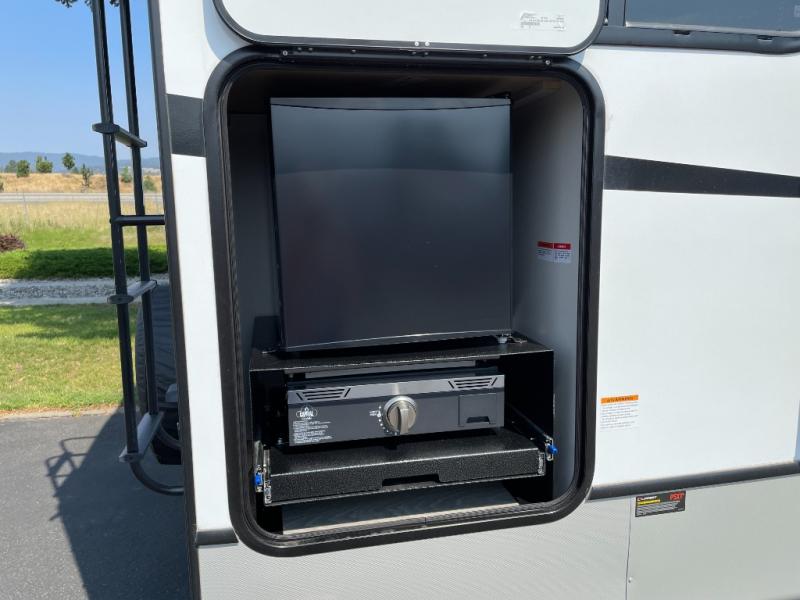 2025 Keystone Cougar Half-Ton (Travel Trailer) 25M, $ 49,990