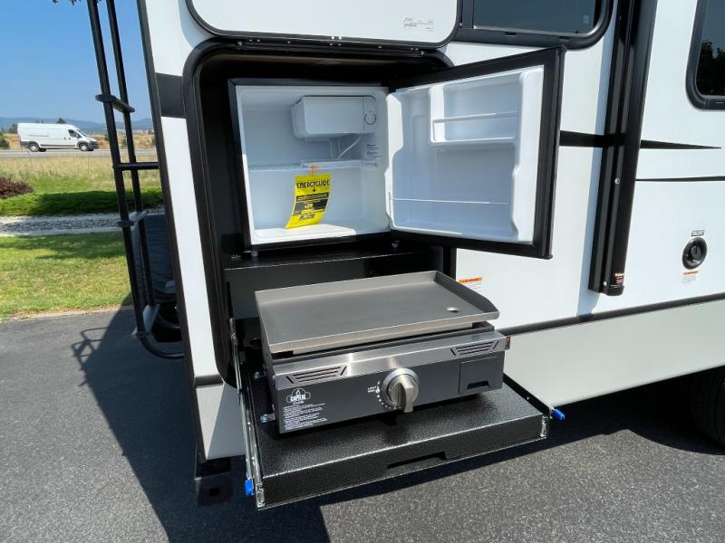 2025 Keystone Cougar Half-Ton (Travel Trailer) 25M, $ 49,990