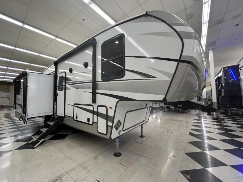 2025 Keystone Cougar Half-Ton (Fifth Wheel) 26RKE, $ 59,990