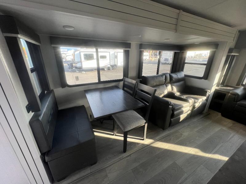 2025 Keystone Cougar Half-Ton (Travel Trailer) 29R, $ 58,990