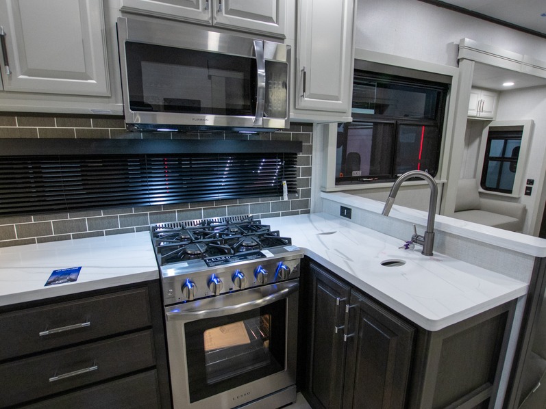 2025 Keystone Alpine 3910RK, $ 131,431