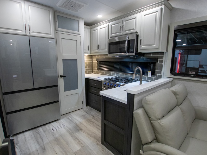 2025 Keystone Alpine 3910RK, $ 131,431