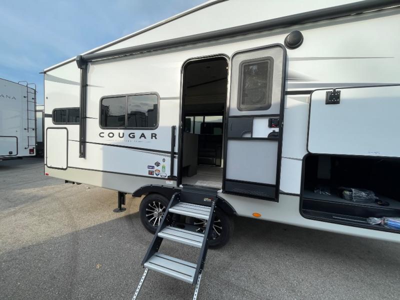 2025 Keystone Cougar Half-Ton (Fifth Wheel) 23MLE, $ 60,368