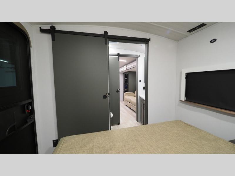 2025 Keystone Bullet Crossfire 245RKS, $ 40,164