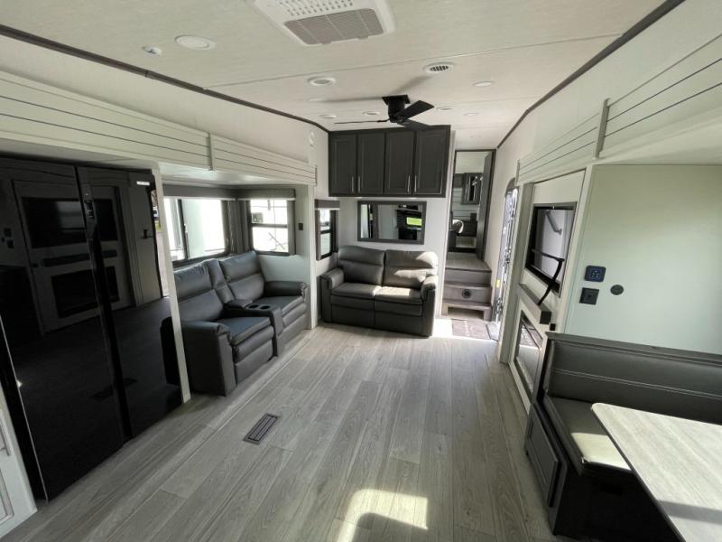 2025 Keystone Cougar Half-Ton (Fifth Wheel) 26RKE, $ 59,990