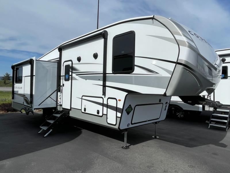 2025 Keystone Cougar Half-Ton (Fifth Wheel) 26RKE, $ 59,990