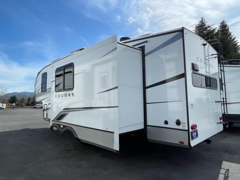 2025 Keystone Cougar Half-Ton (Fifth Wheel) 26RKE, $ 59,990