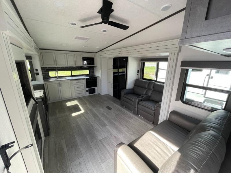 2025 Keystone Cougar Half-Ton (Fifth Wheel) 26RKE, $ 59,990