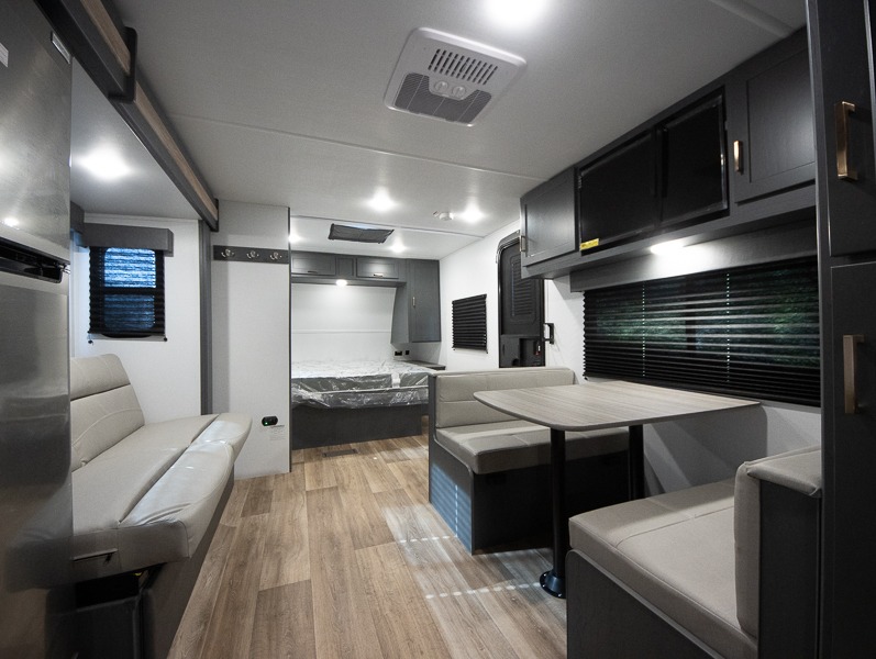 2025 Keystone Bullet Classic (East) 2240RK, $ 25,990