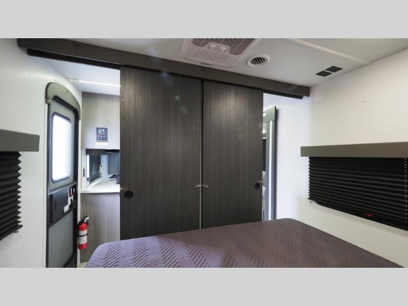 2025 Keystone Hideout (Travel Trailer - East/All) , $ 32,990