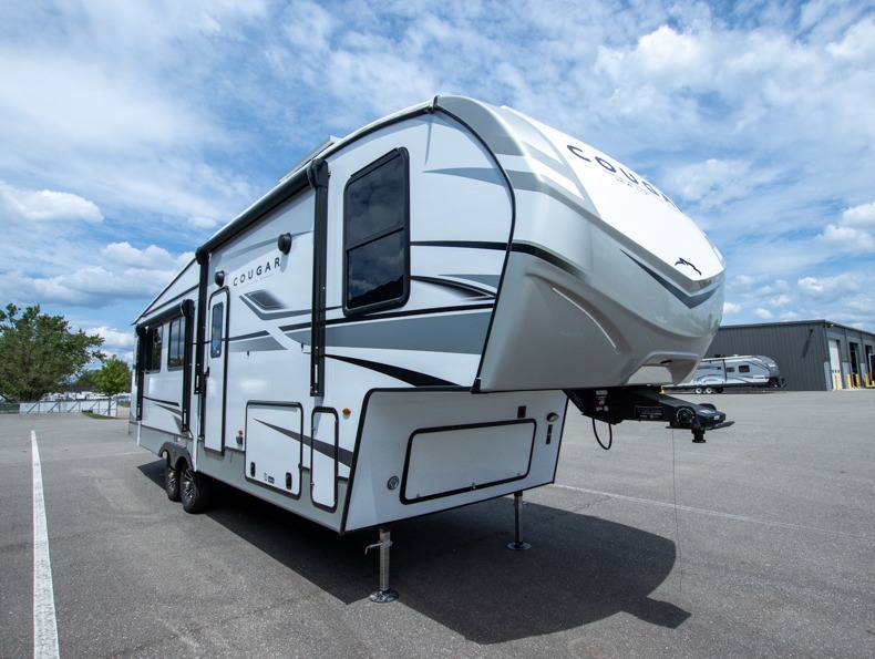 2025 Keystone Cougar Half-Ton (Fifth Wheel) 29RLI, $ 75,564