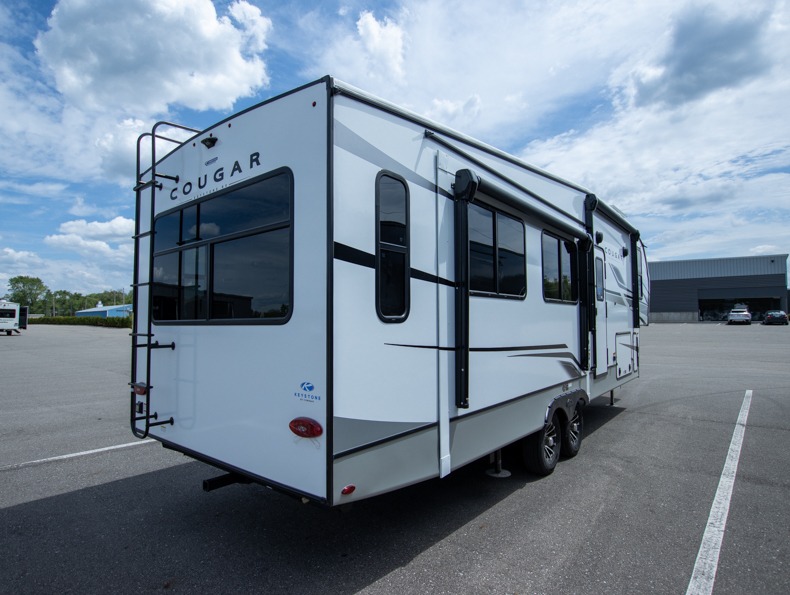 2025 Keystone Cougar Half-Ton (Fifth Wheel) 29RLI, $ 75,564