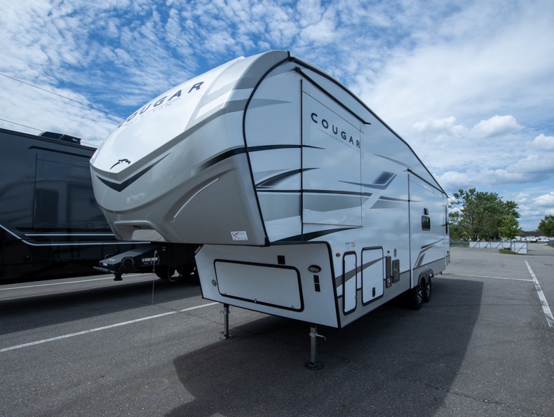 2025 Keystone Cougar Half-Ton (Fifth Wheel) 29RLI, $ 75,564