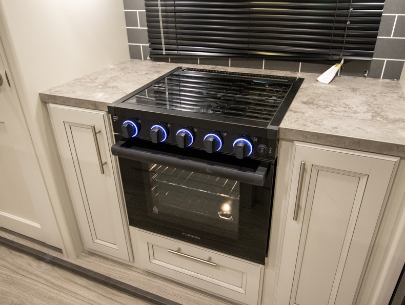 2025 Keystone Cougar Half-Ton (Fifth Wheel) 29RLI, $ 75,564