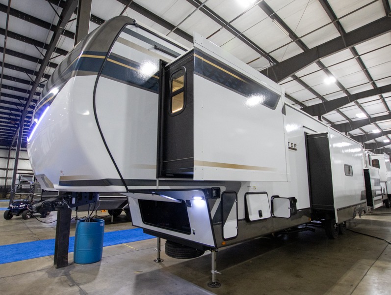 2025 Keystone Sprinter 3920DSL, $ 83,597