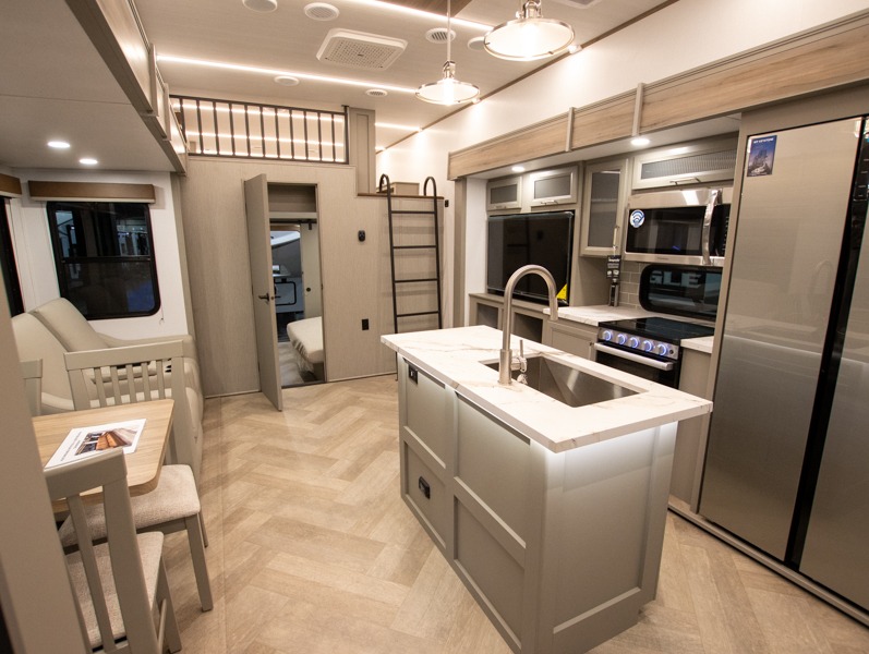 2025 Keystone Sprinter 3920DSL, $ 83,597