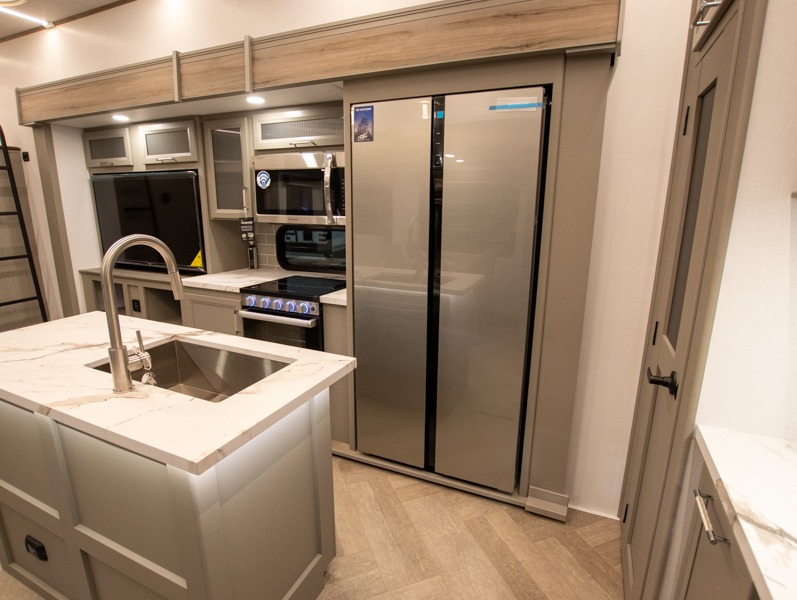 2025 Keystone Sprinter 3920DSL, $ 83,597