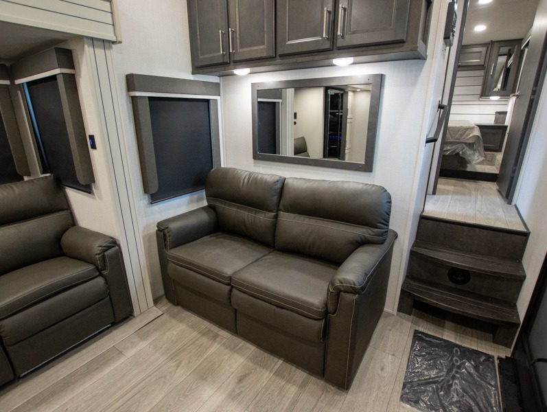 2025 Keystone Cougar Half-Ton (Fifth Wheel) 26RKE, $ 65,236