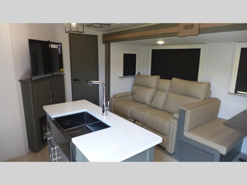 2025 Keystone Bullet (East) 330BKQ, $ 57,909