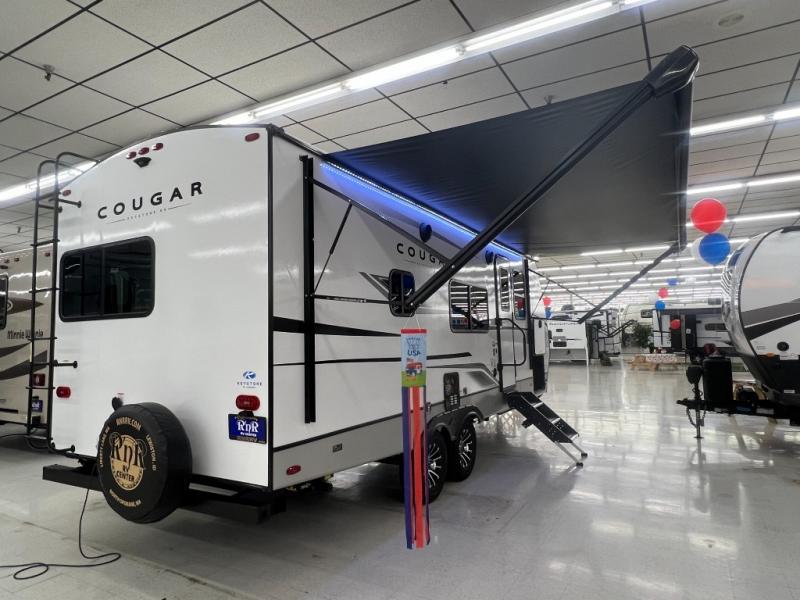 2025 Keystone Cougar Half-Ton (Travel Trailer) 22M, $ 45,990