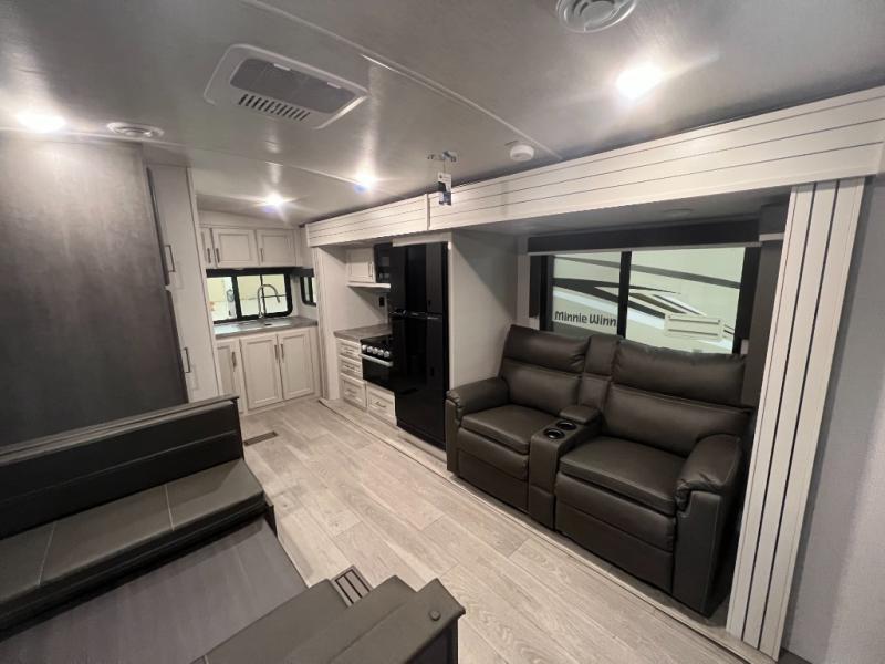 2025 Keystone Cougar Half-Ton (Travel Trailer) 22M, $ 45,990