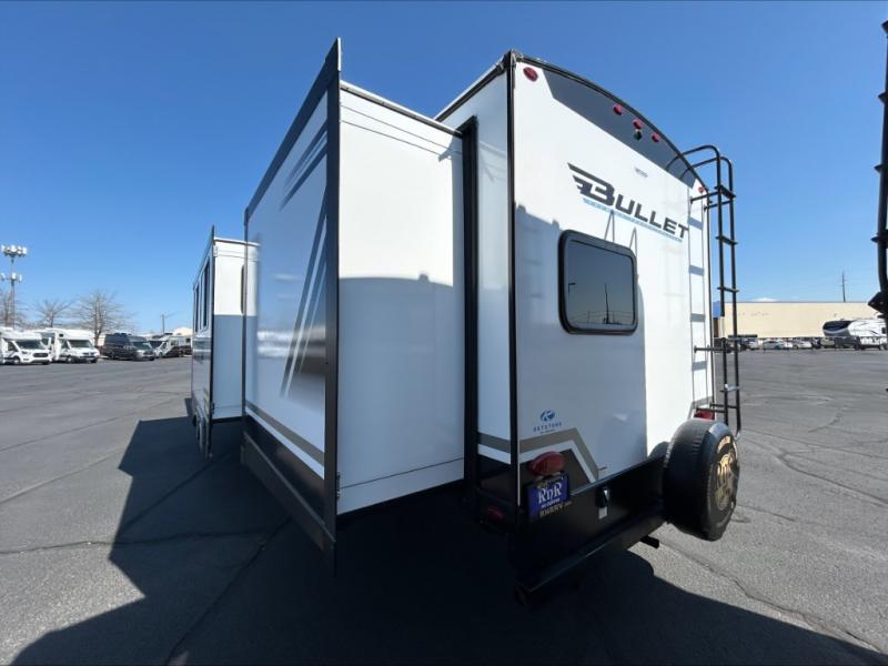 2025 Keystone Bullet (East) 330BKQ, $ 49,990